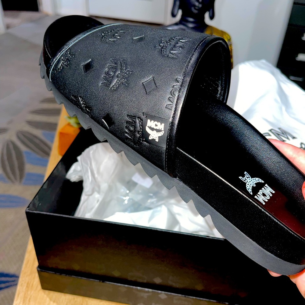 BRAND NEW MCM MENS SLIDES SIZE 11